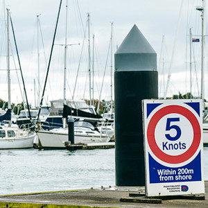 5 Knot Sign Marina  400 