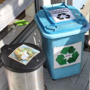 Waste Management In Action (Cropped) (S) (400)